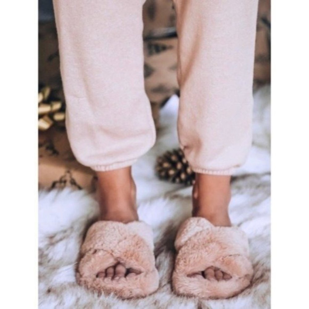 Nude faux fur slipper slides crisscross straps - Picture 3 of 8